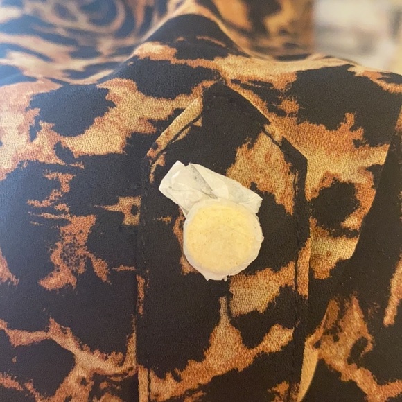 CATO Est. 1946 leopard animal print blouse gold metal SMALL - Picture 9 of 14